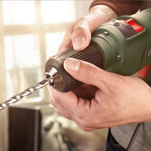 Bosch Easyimpact 600 Darbeli Matkap + X-line 33 Parça Delme ve Vidalama Seti